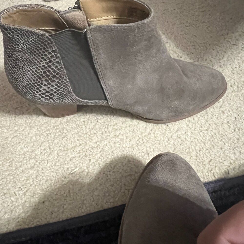Vionic boots size 10 - Picture 14 of 14